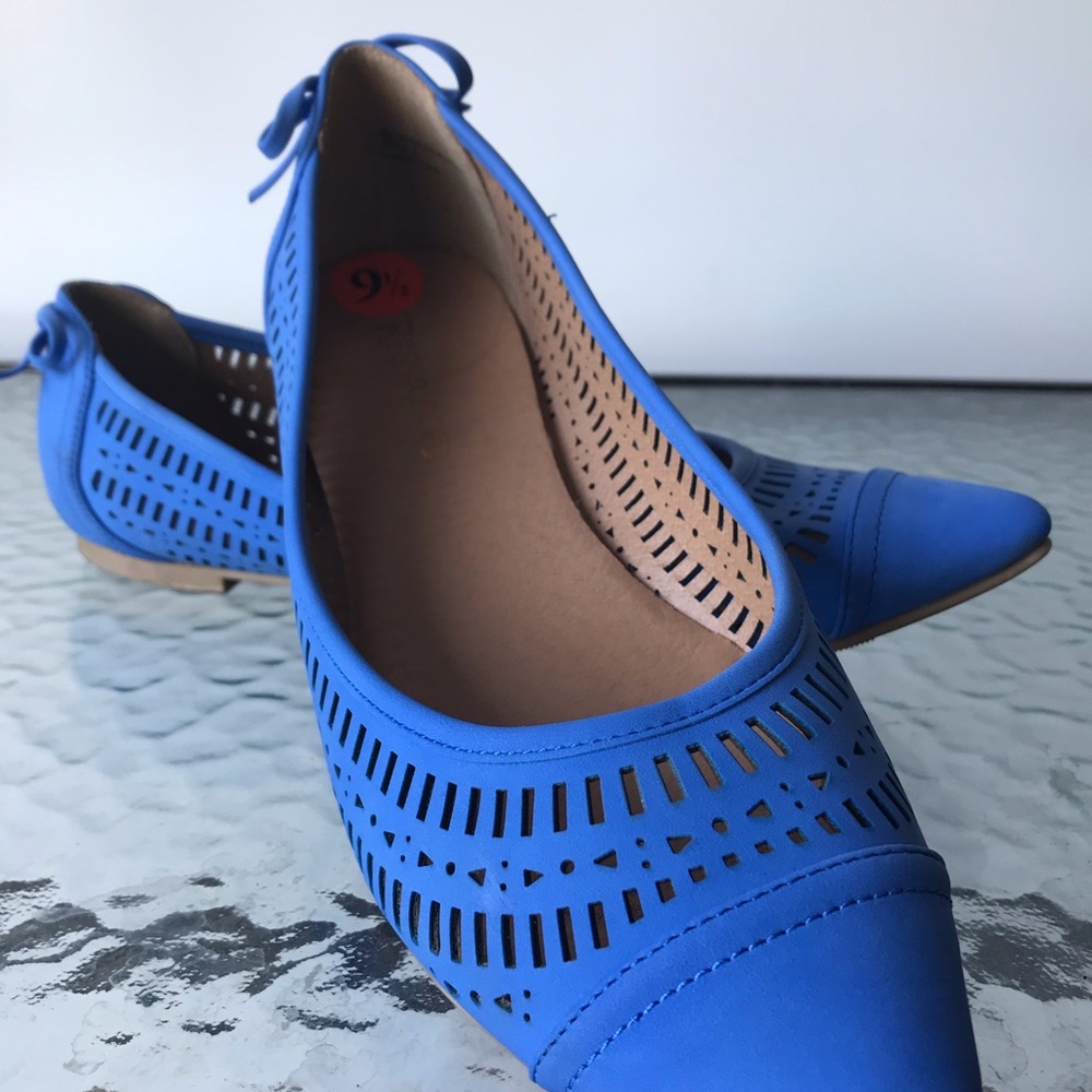 🎈Restricted Blue Flats 3/$30